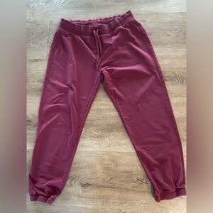 CALIA by Carrie Underwood Women’s jogger/sweatpants Size L Maroon